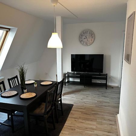 A&V Apartments Schoene Dachgeschoss Wohnung Apt Sterne Gelsenkirchen Bagian luar foto