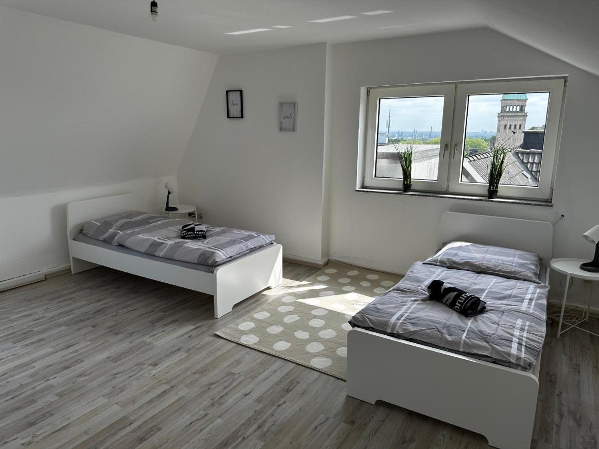 A&V Apartments Schoene Dachgeschoss Wohnung Apt Sterne Gelsenkirchen Bagian luar foto