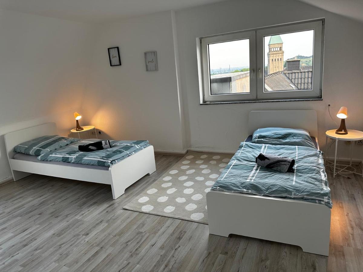 A&V Apartments Schoene Dachgeschoss Wohnung Apt Sterne Gelsenkirchen Bagian luar foto